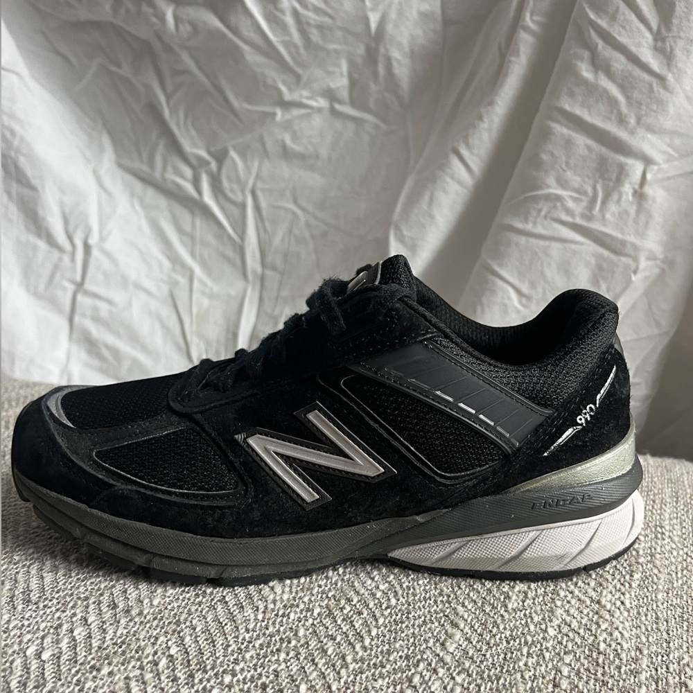 New Balance 990v5 Black